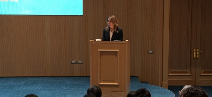 История в подлинниках: ко Дню Республики школьники посетили Архив Президента фото галереи 1